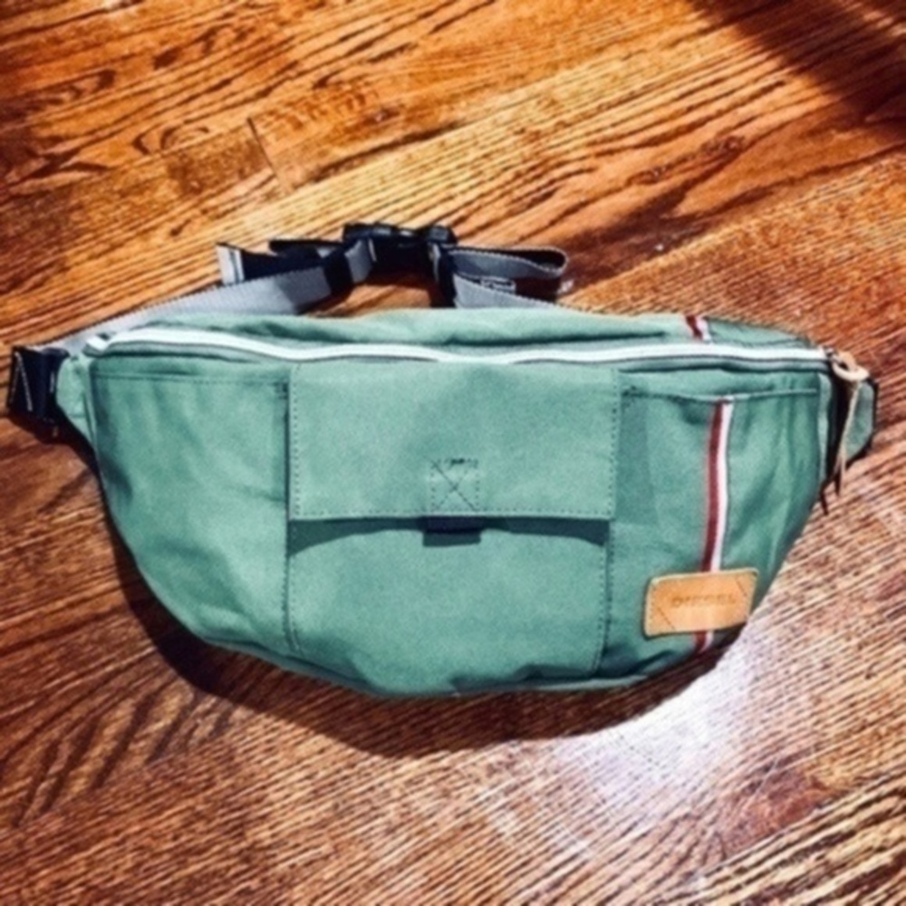 Diesel Unisex Utility Crossbody Bag - NWOT​​​​​​​​​​​